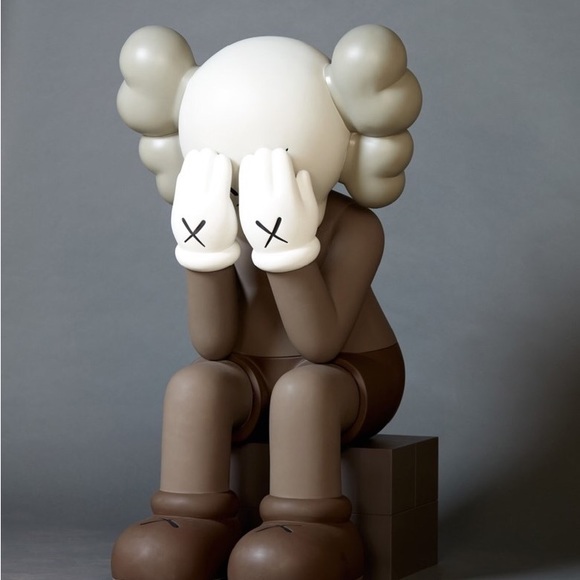 Designer Custom Hand Poured Kaws Street Art Candle Decor - Picture 3 of 16